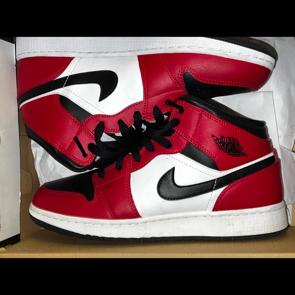 Grade School Jordan Bred 1’s